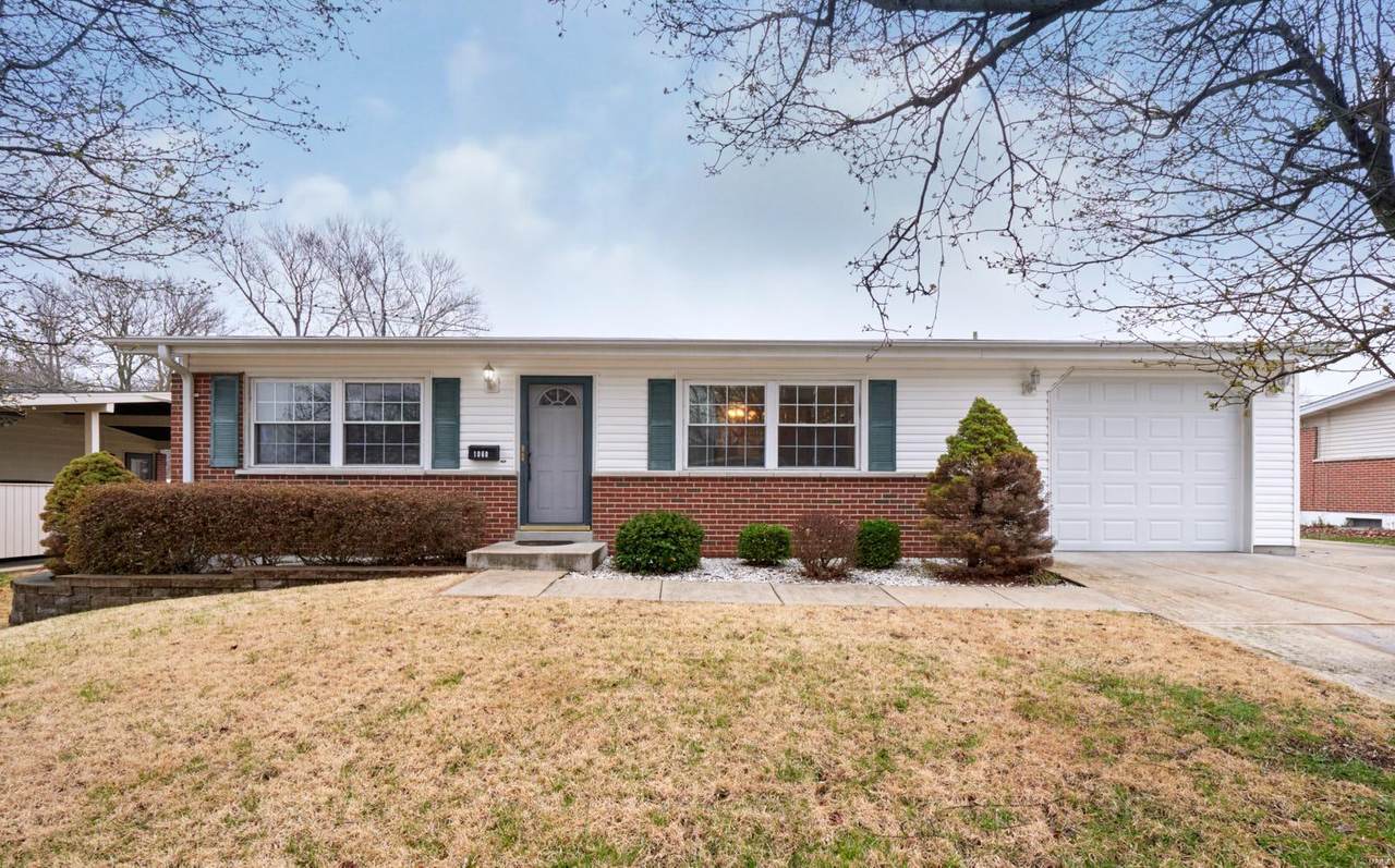 1060 Belmont Terr - Photo 1