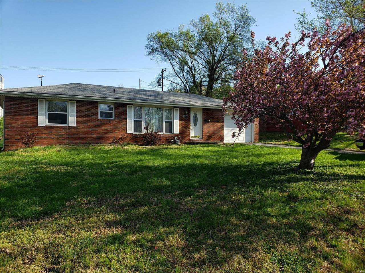 705 Ridgeway - Photo 1 705 Ridgeway - Photo 1