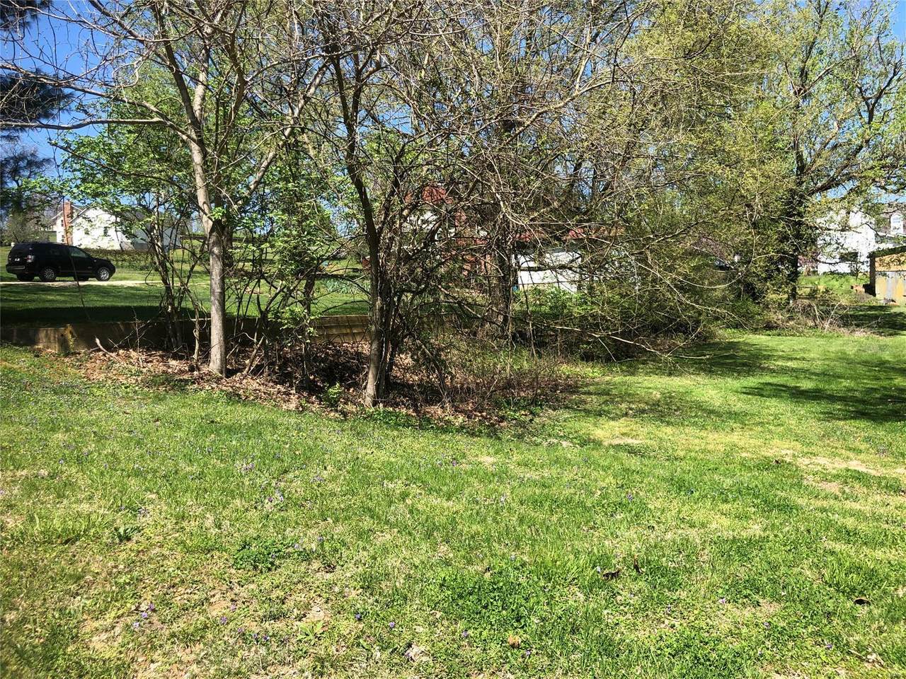 109 Allen - Photo 1
