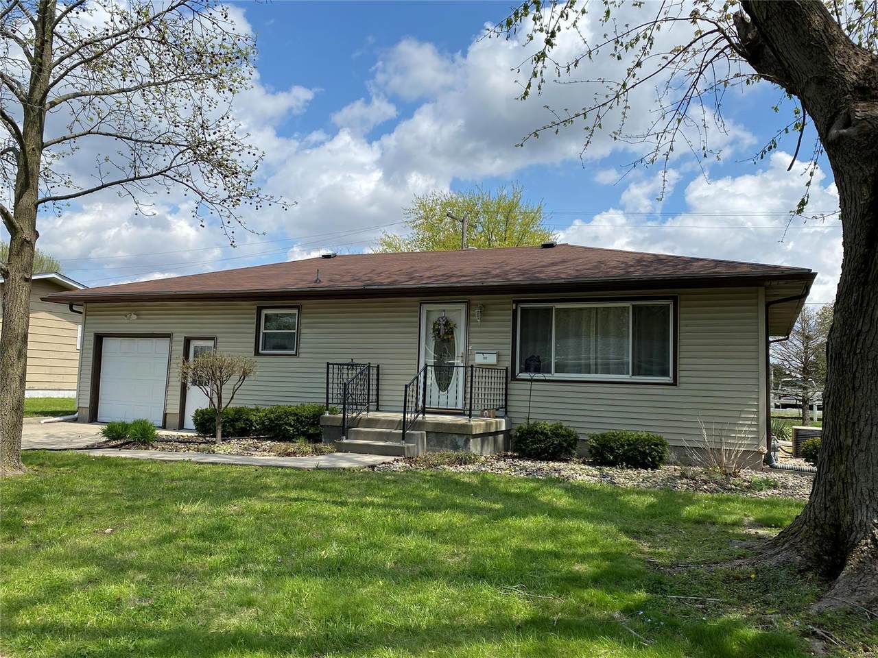 302 Apache Drive - Photo 1
