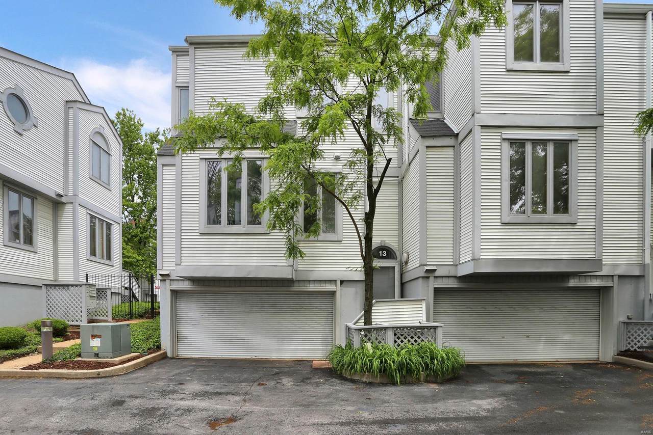 13 Columbus Square - Photo 1
