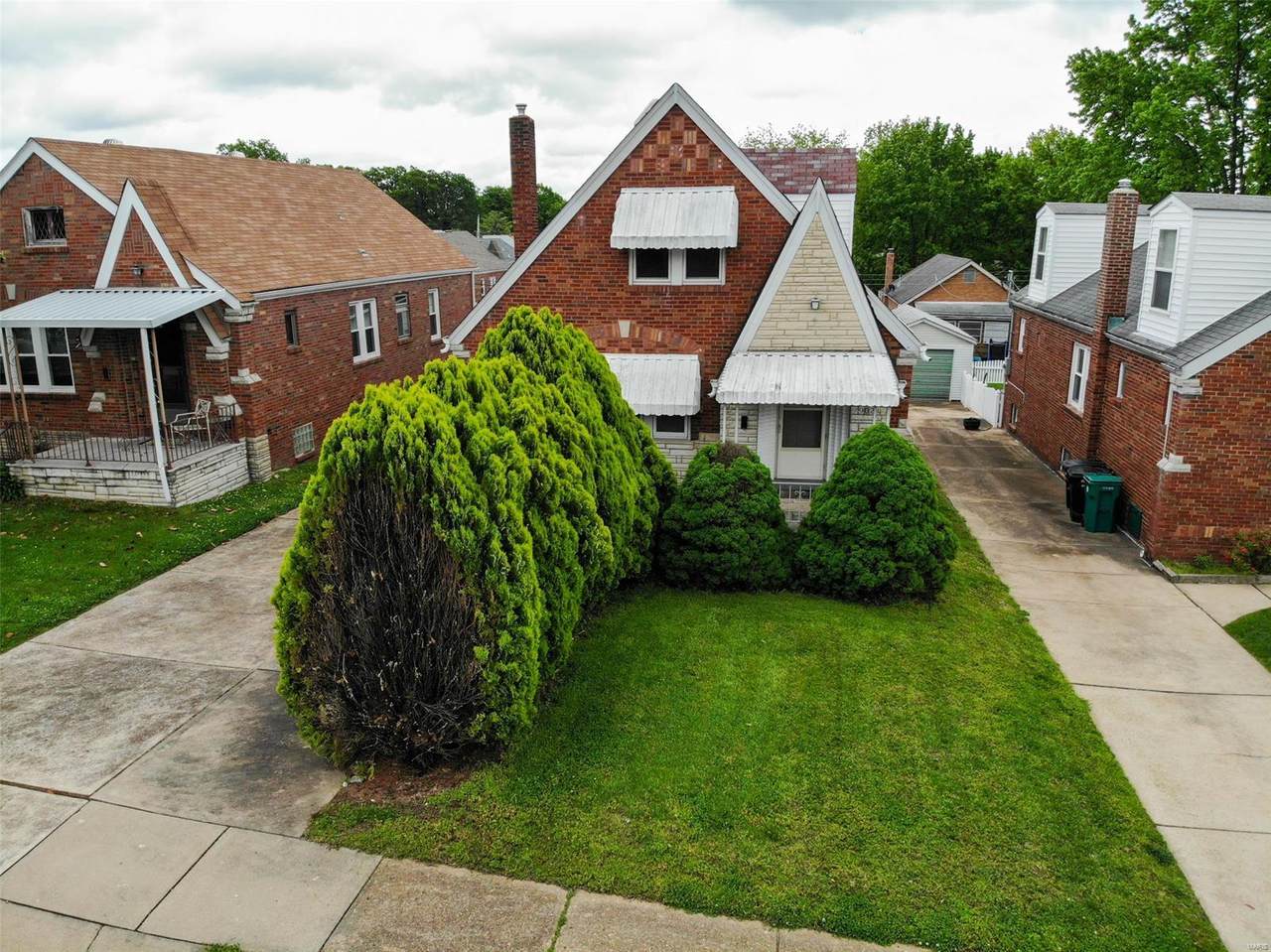 9024 Kathleen Avenue - Photo 1