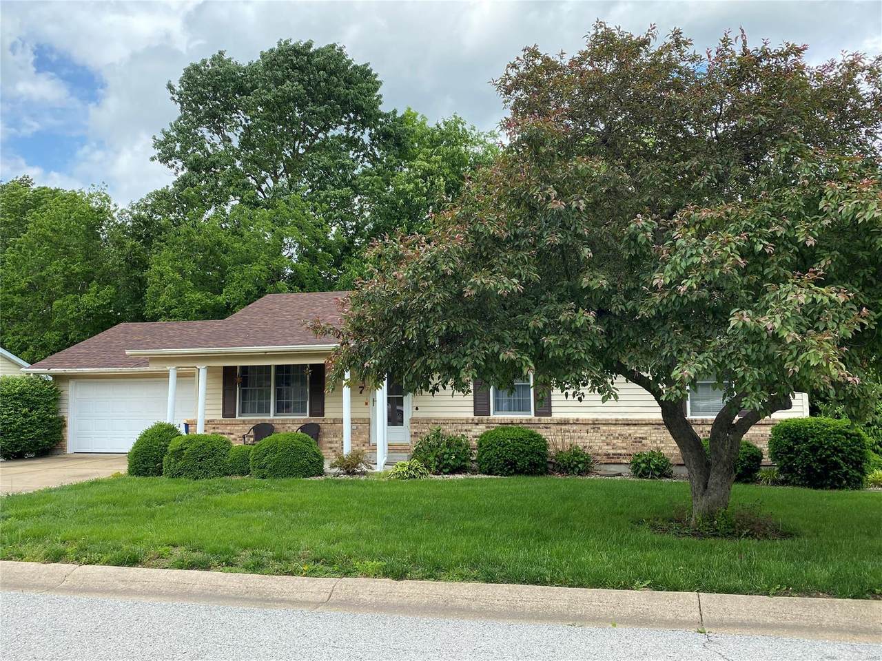 7 Whispering Oaks Dr. - Photo 1