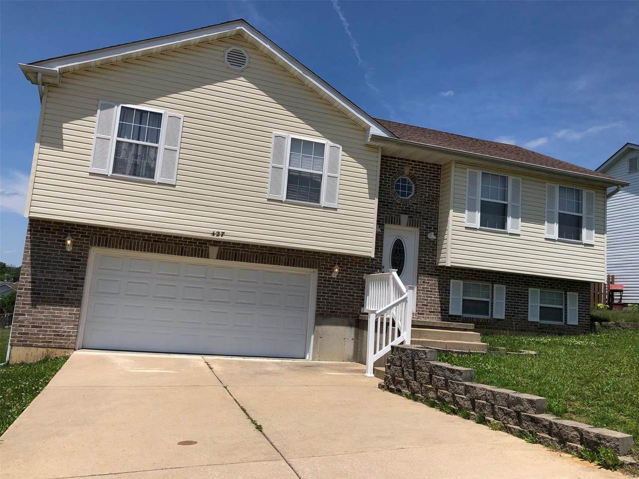 427 Caddy Court - Photo 1