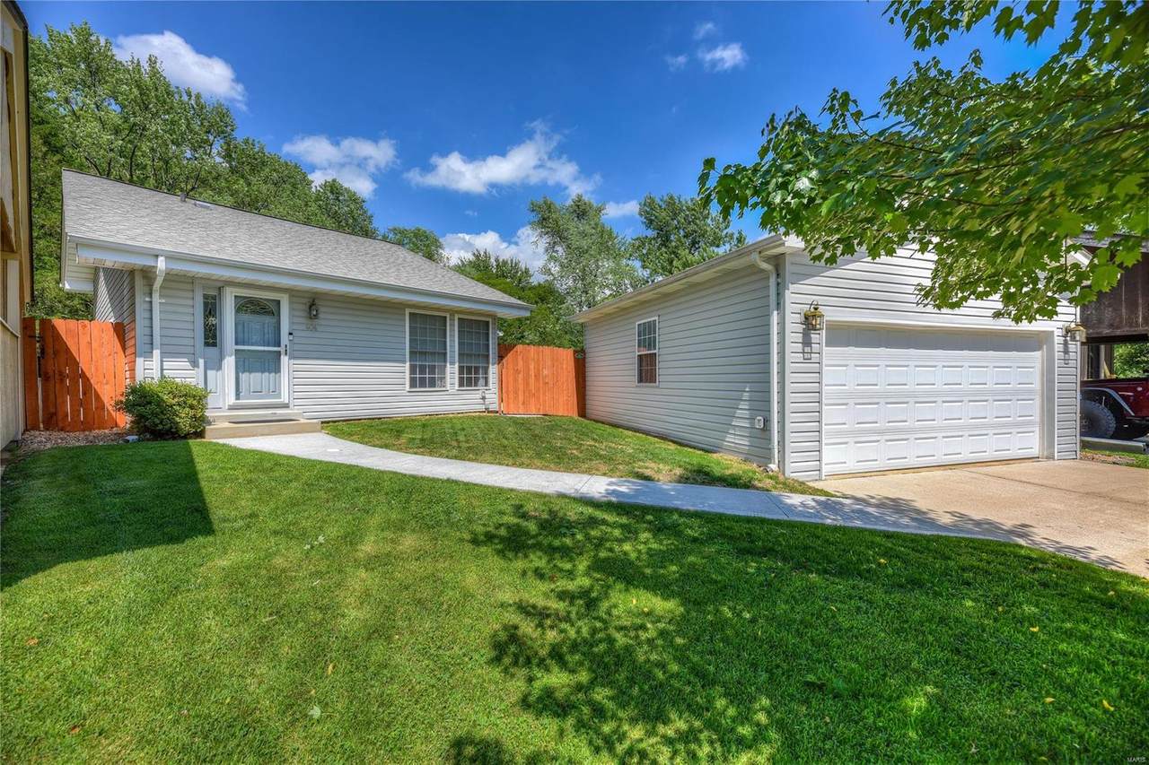 404 Great Hill Drive - Photo 1