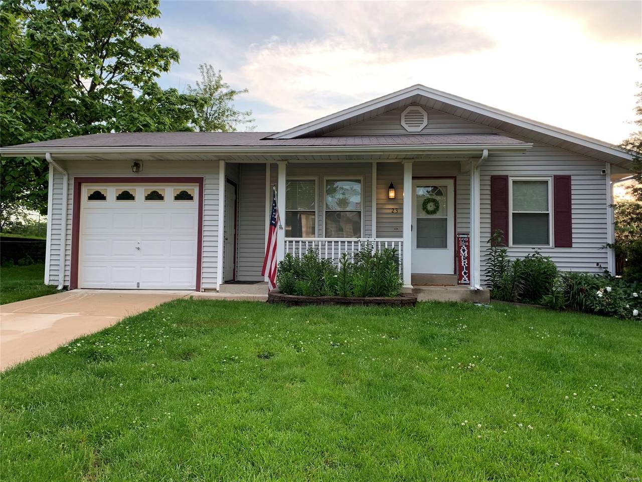 23 Oak Knoll Drive - Photo 1