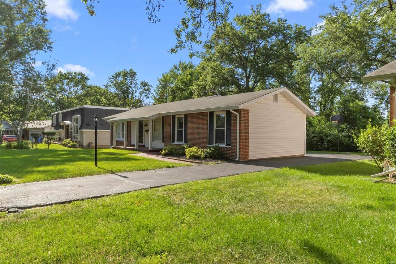 3455 Amblewood - Photo 1