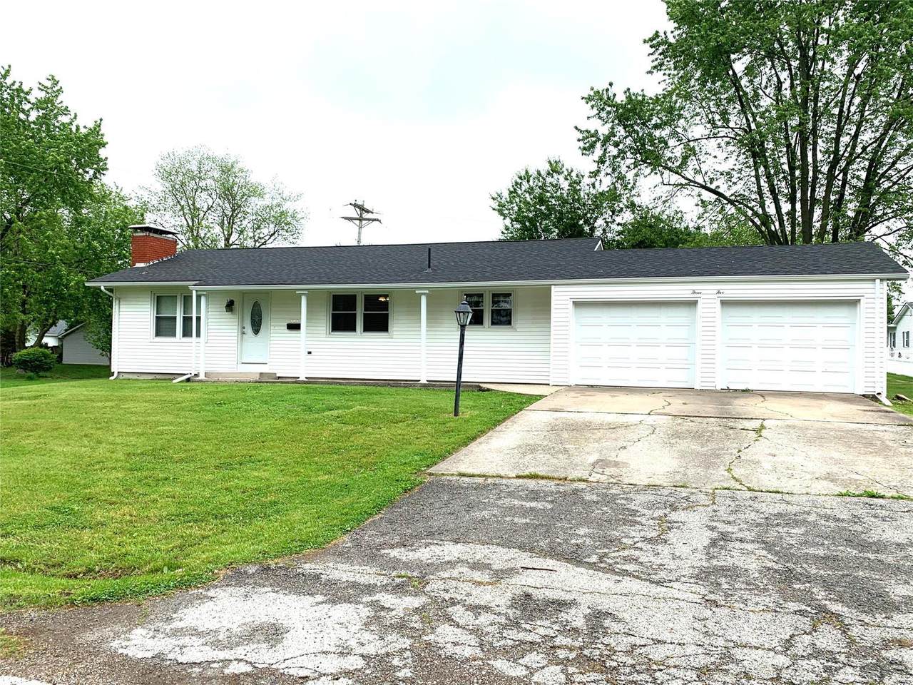 305 Penn St - Photo 1