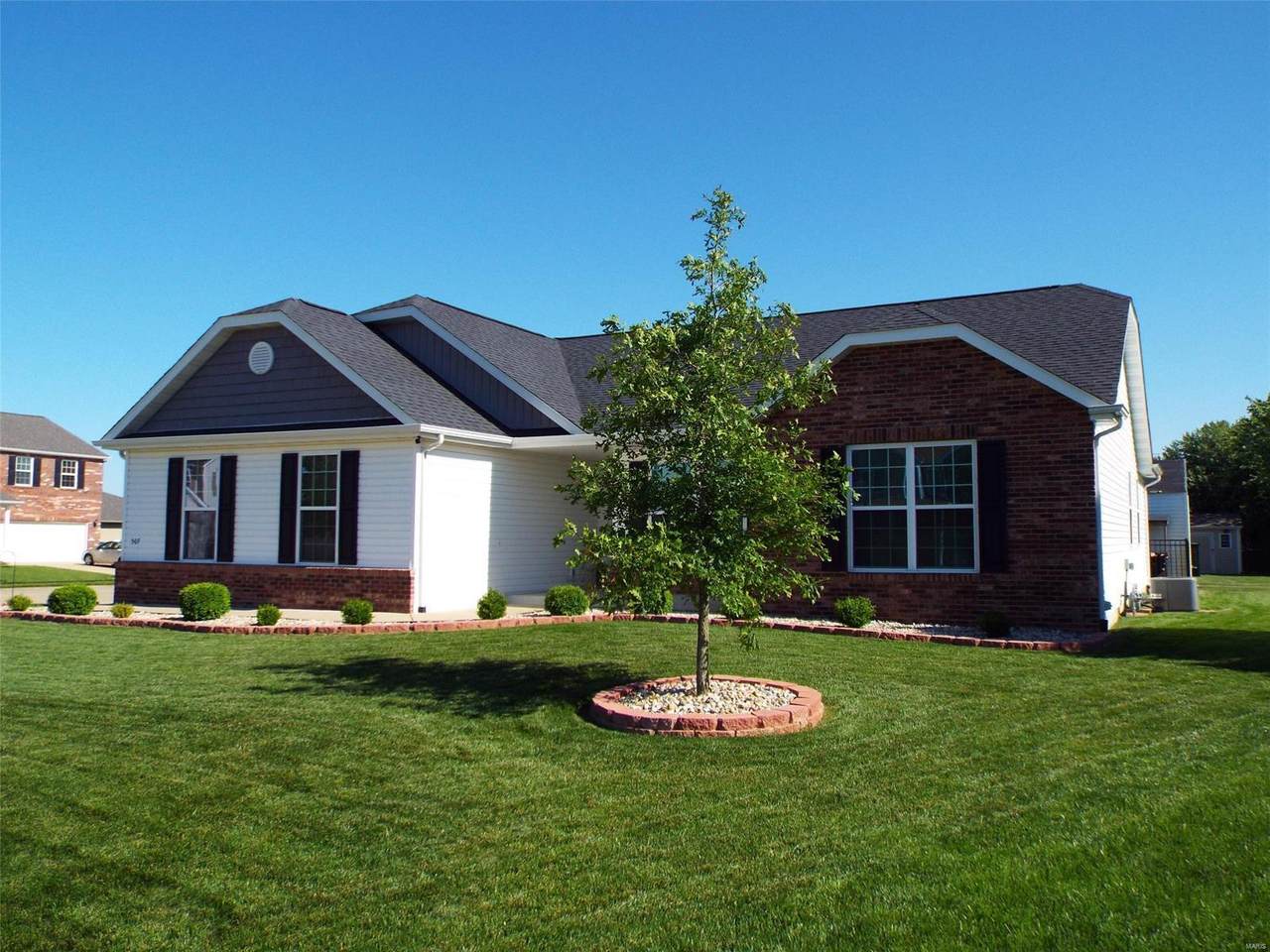 507 Janet Court - Photo 1