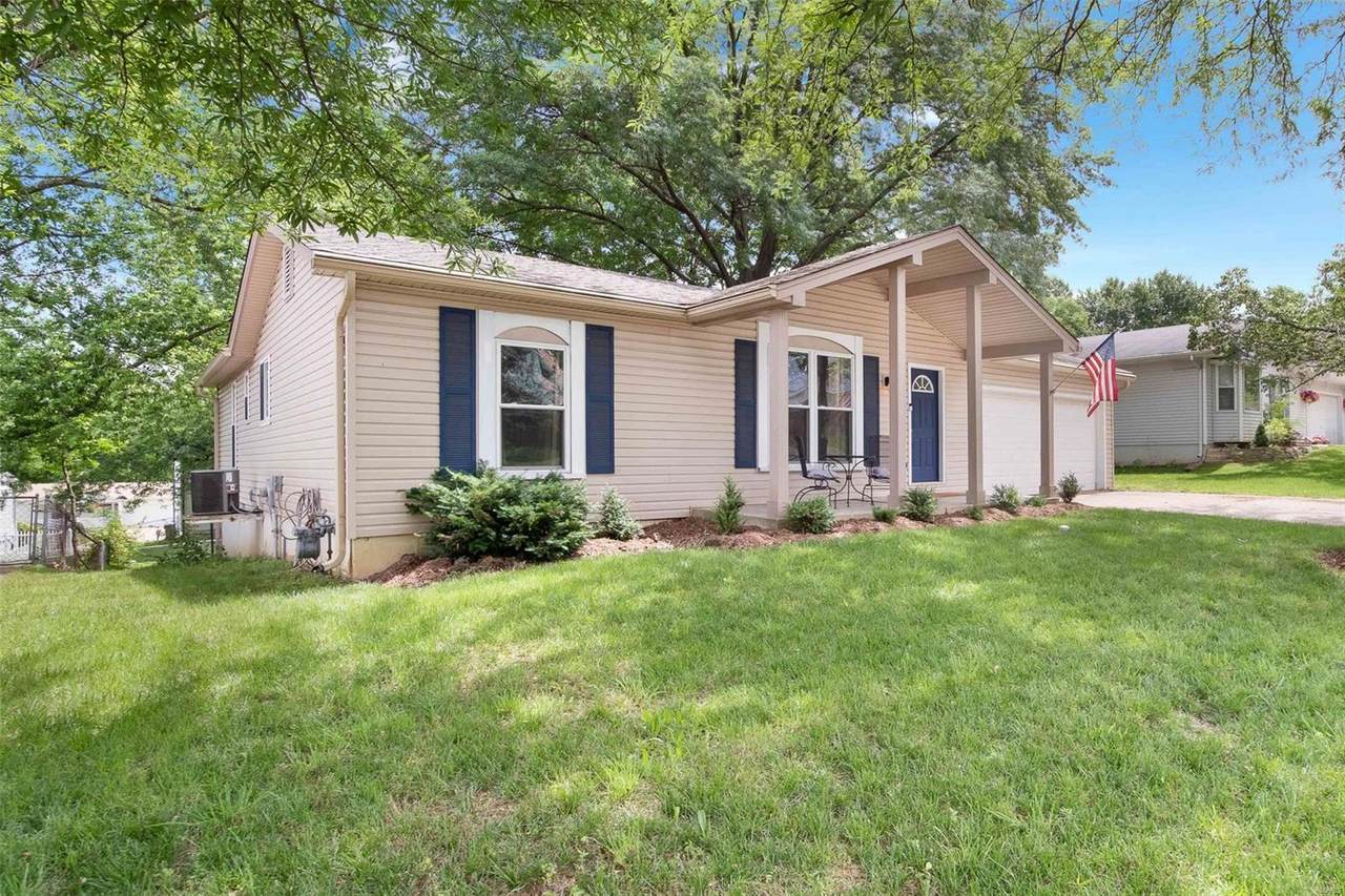 37 Christine Drive - Photo 1