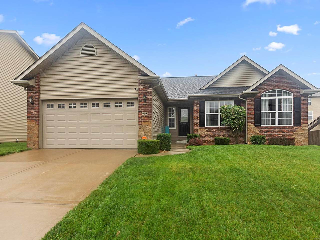 908 Silverlink Drive - Photo 1