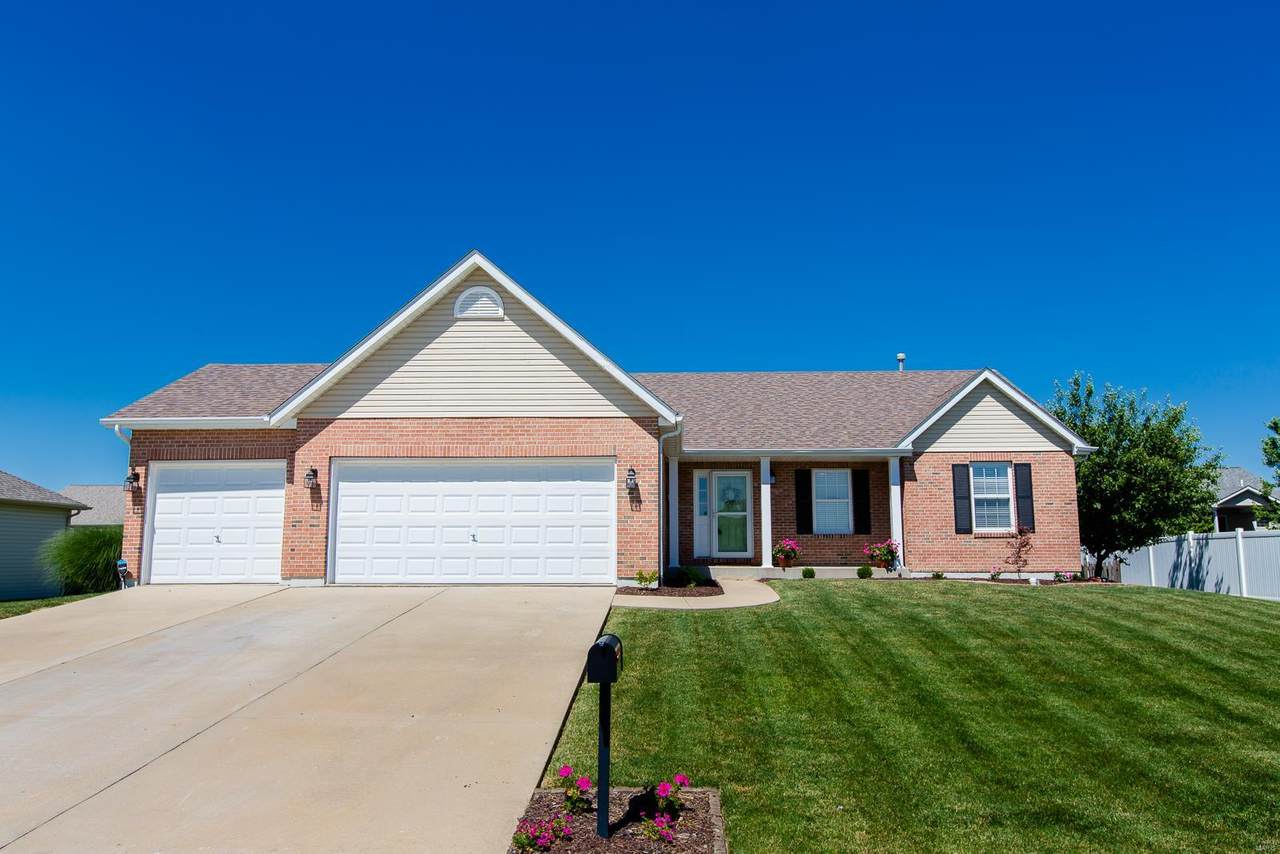 404 Bardswell Drive - Photo 1