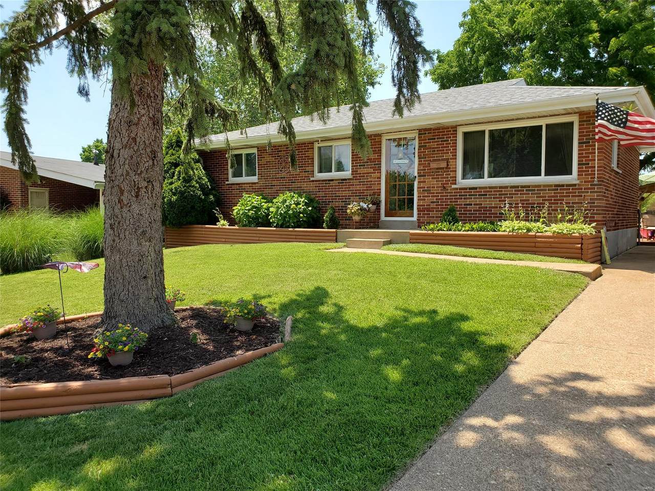 894 Teson Road - Photo 1