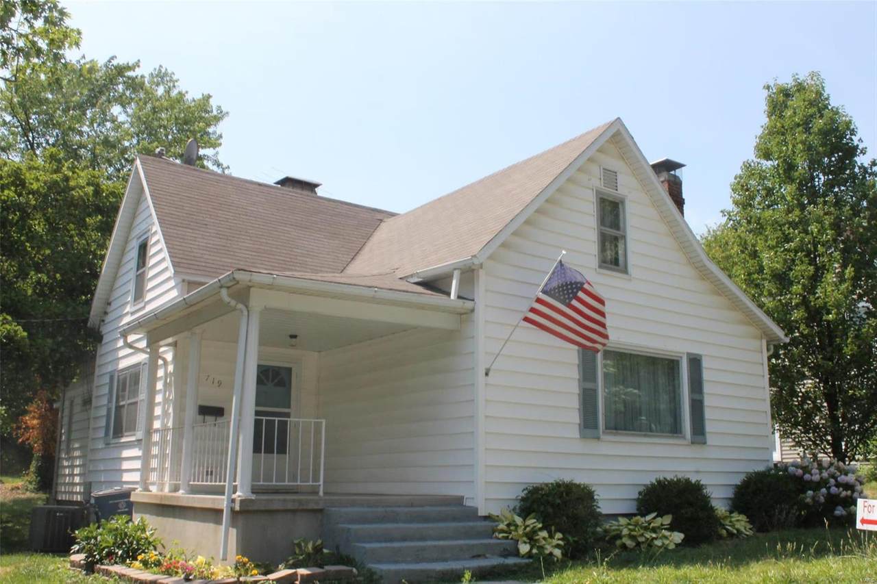 719 Elm Street - Photo 1