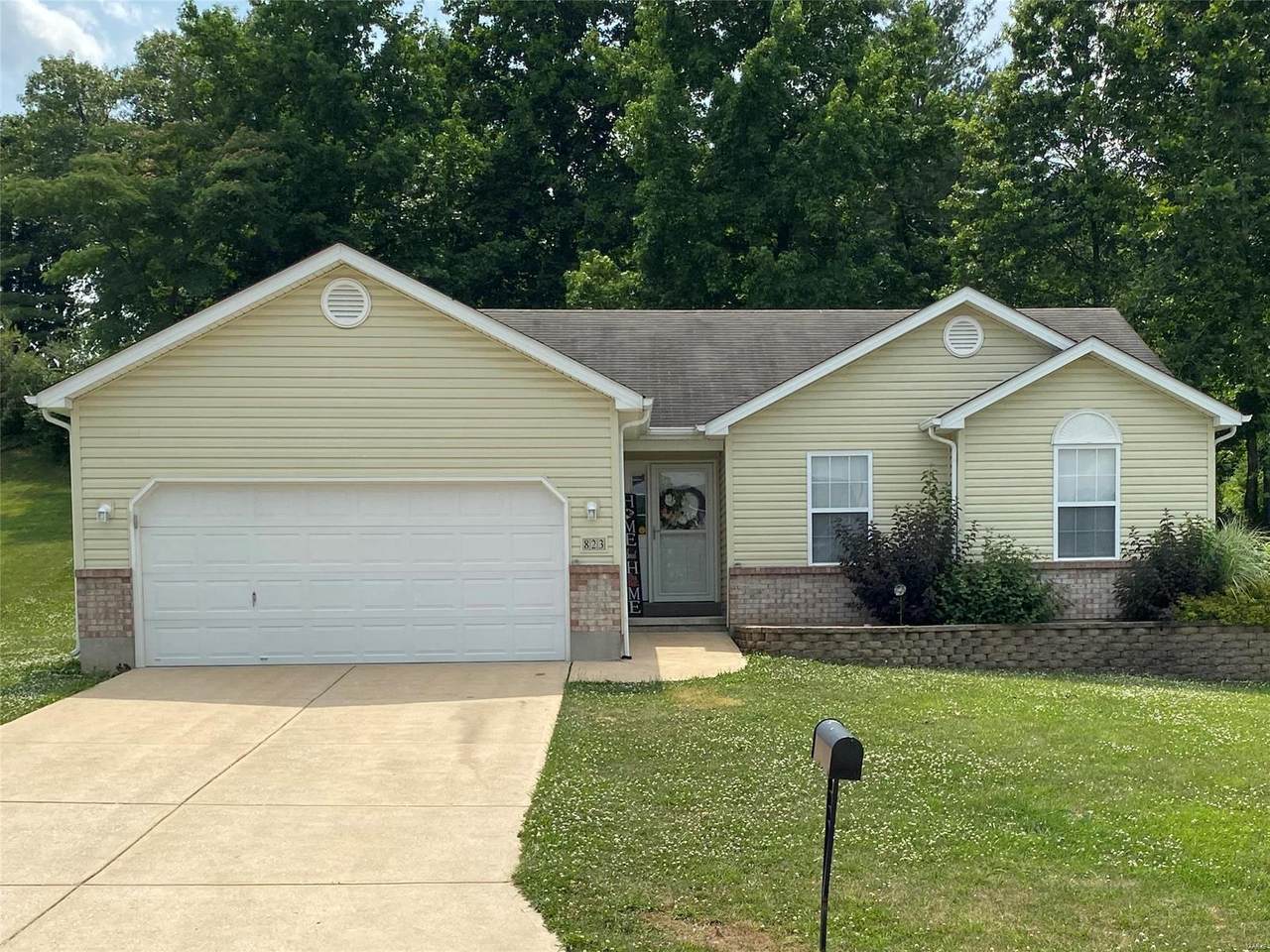 823 Mclivaine - Photo 1