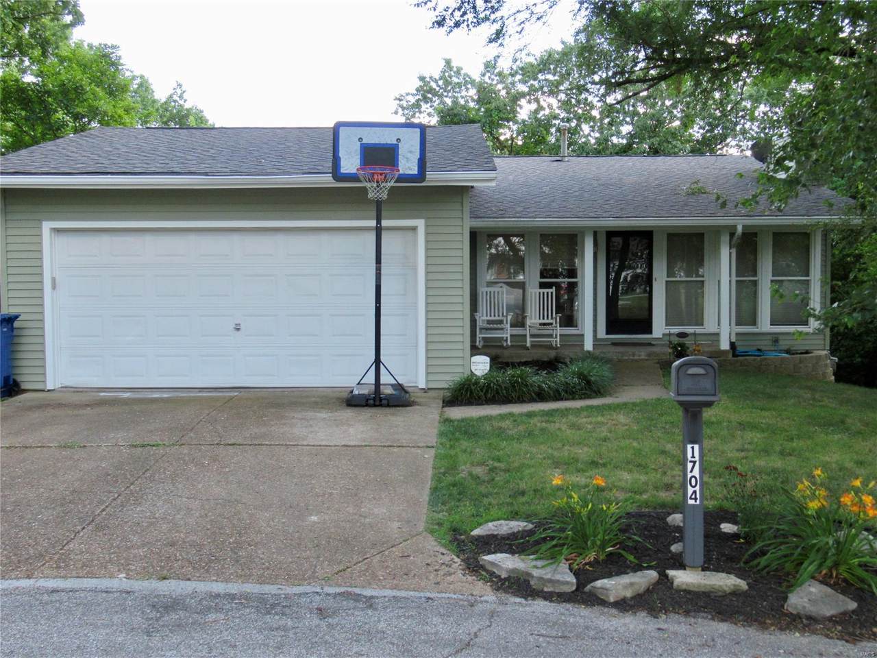 1704 Fairfax Circle - Photo 1
