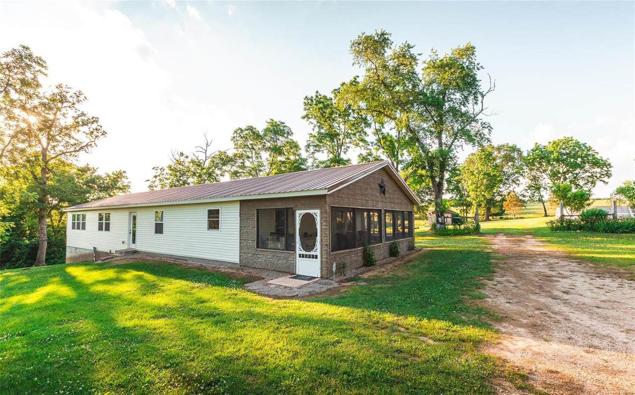 1623 County Road 2120 - Photo 1