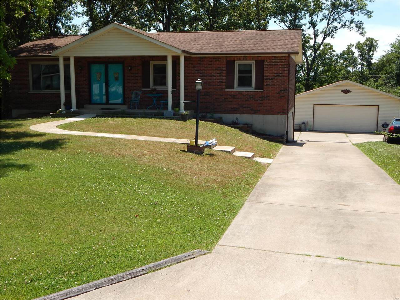 1302 Edgewood - Photo 1