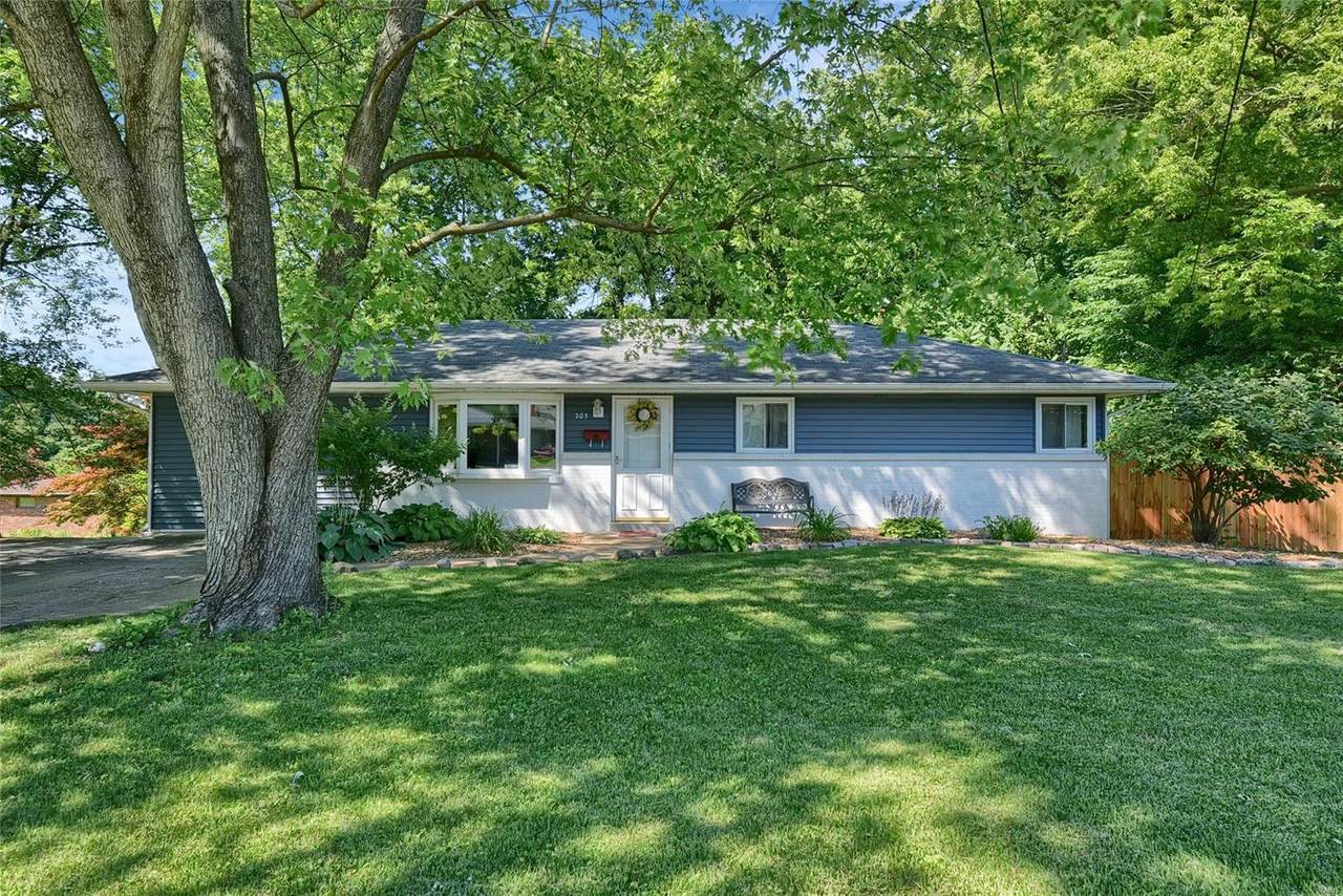 205 Crestwood - Photo 1