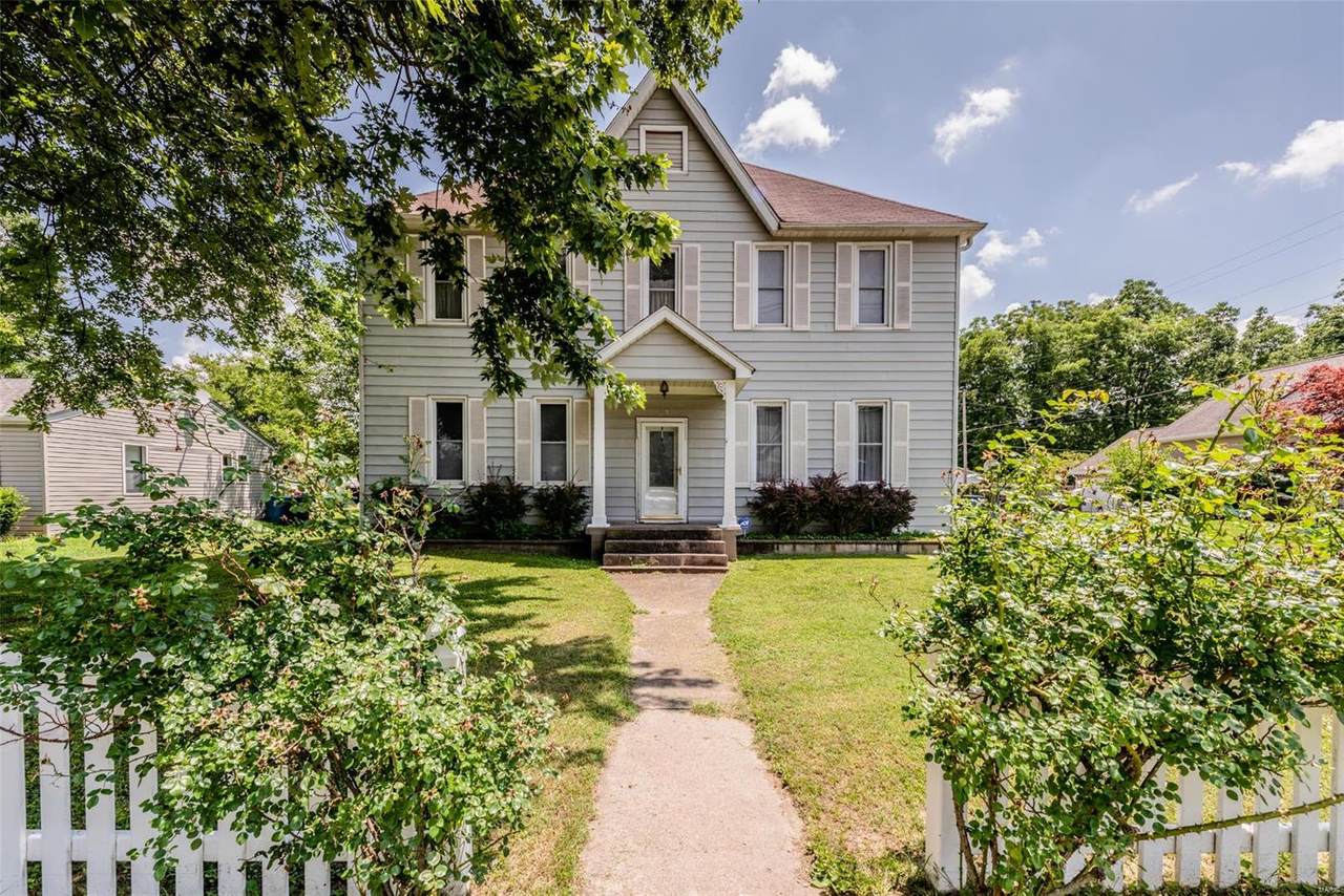 108 Railway Street - Photo 1