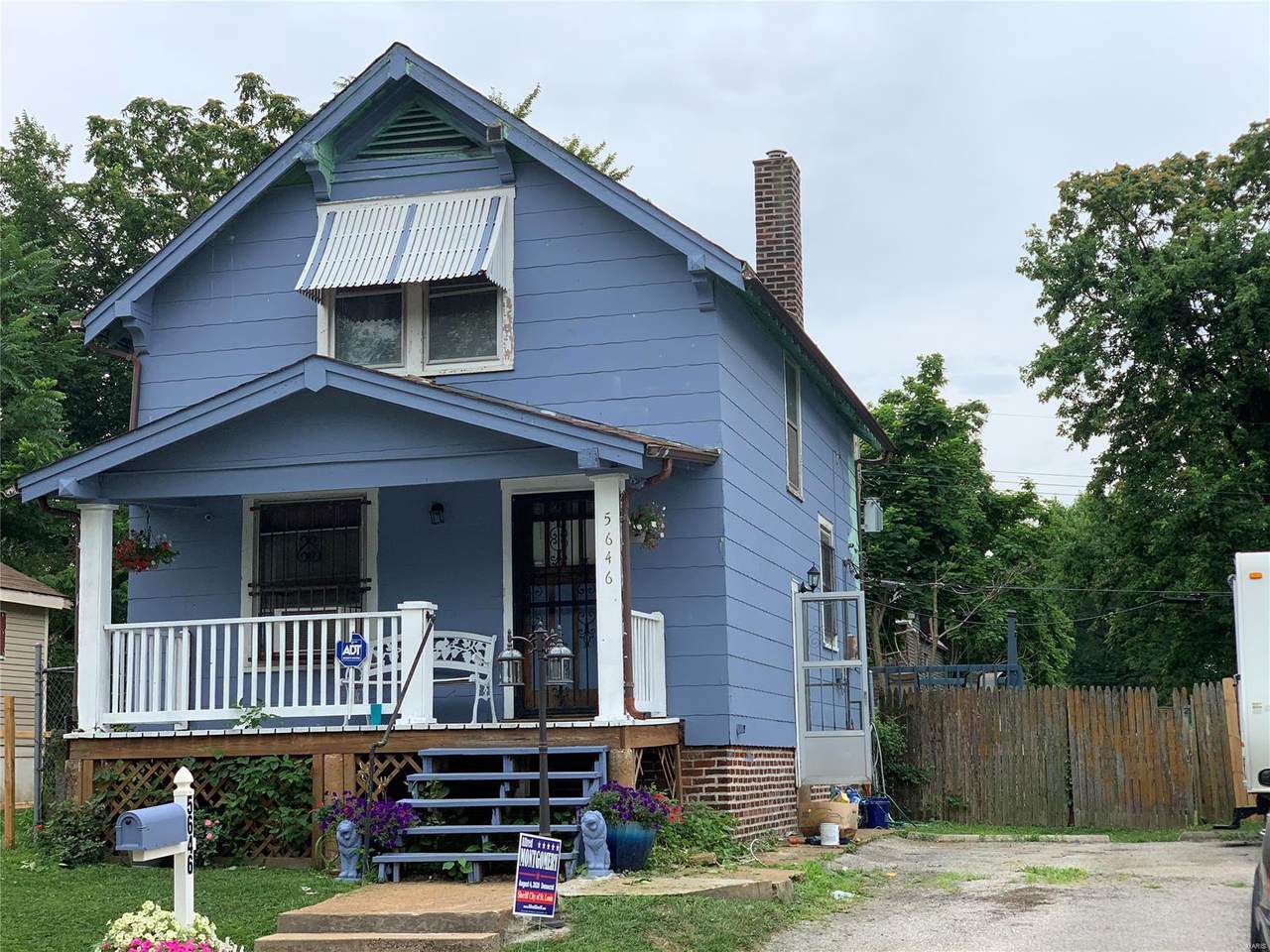 5646 Kennerly Avenue - Photo 1