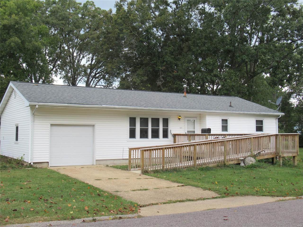 501 East Street - Photo 1