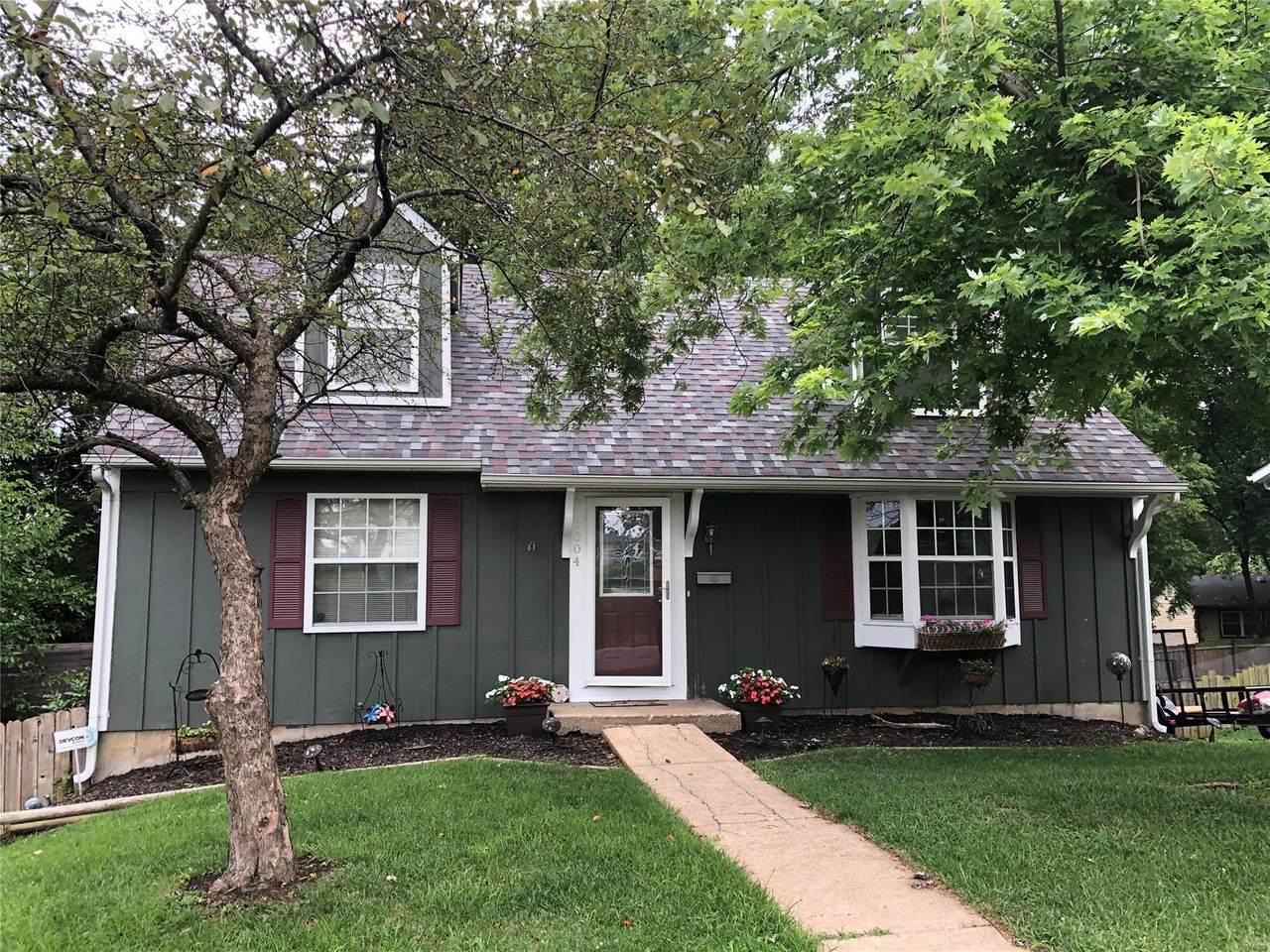 1004 Locust Street - Photo 1