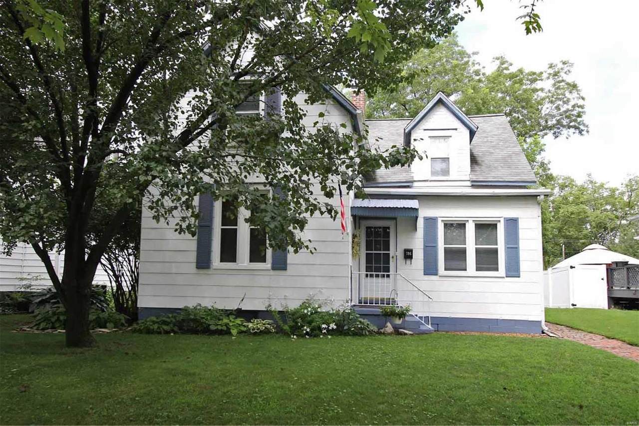 704 Zschokke Street - Photo 1