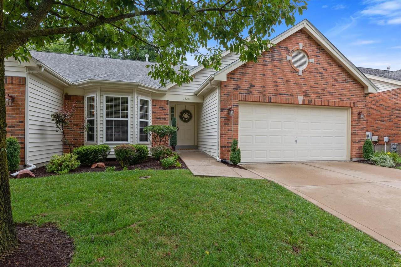 1328 Kensington Way - Photo 1