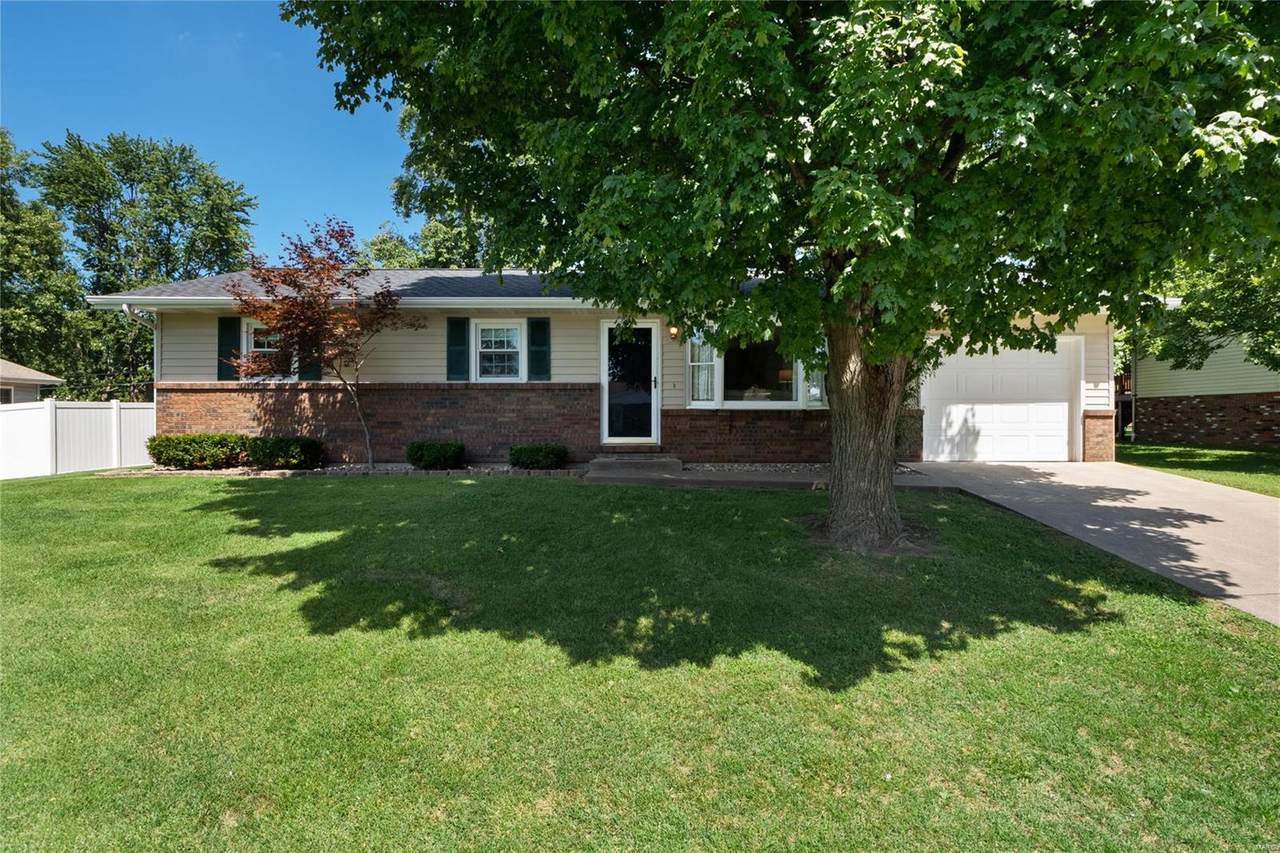 12 Carol Drive - Photo 1