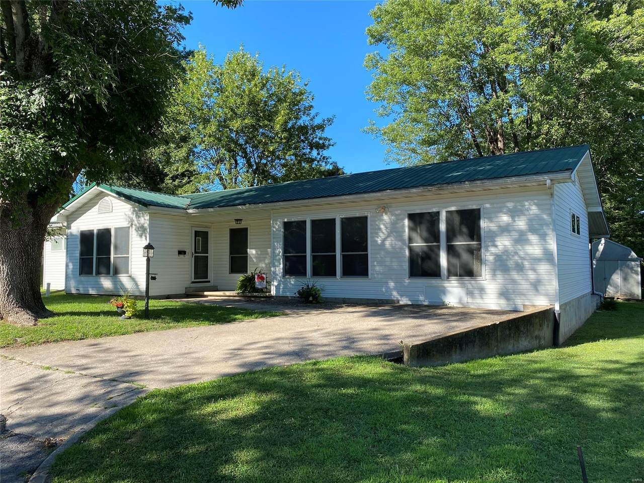 103 Francis Drive - Photo 1