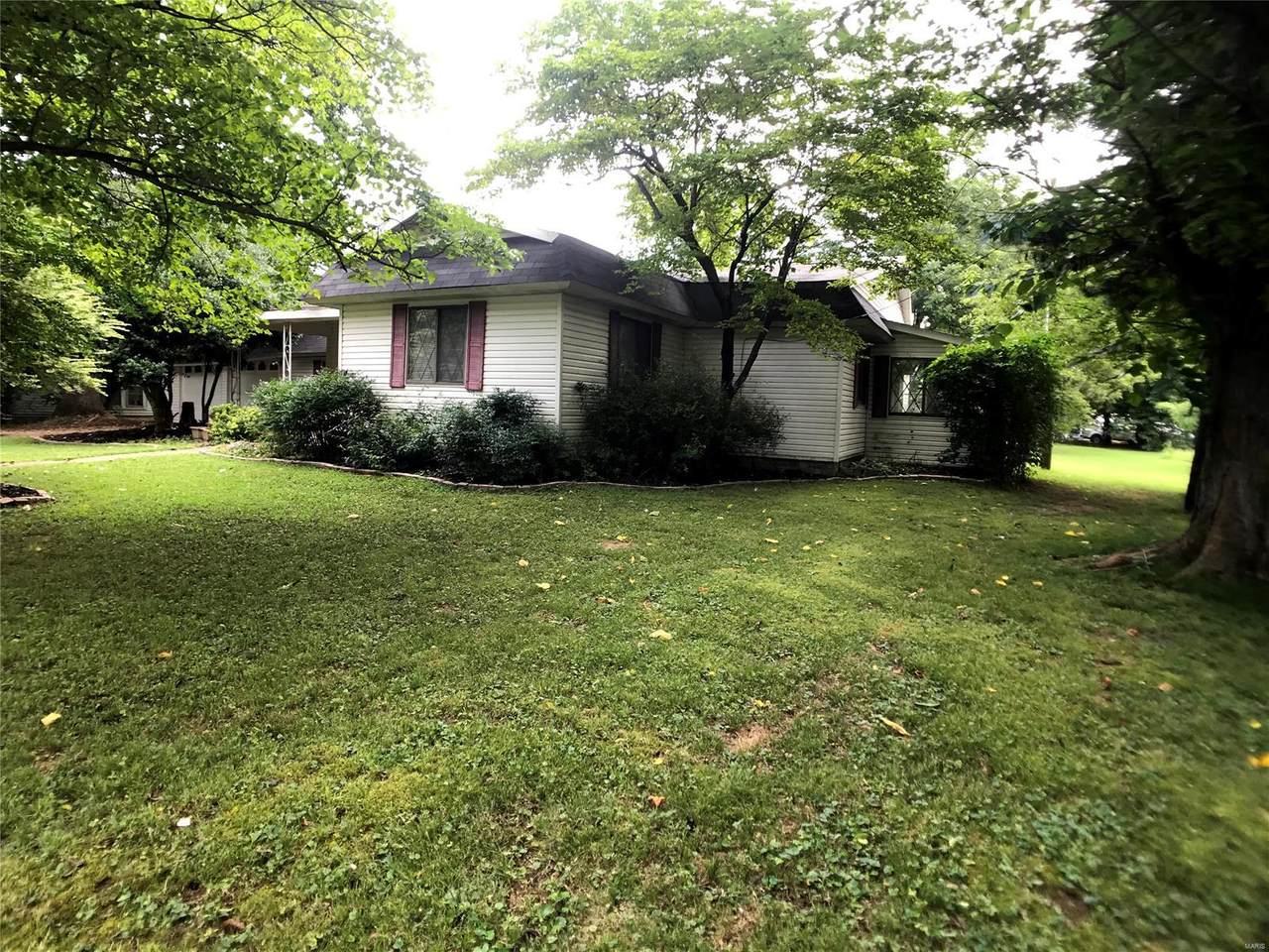 204 Lyons Ave - Photo 1