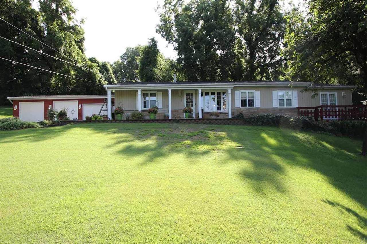 335 Hillview - Photo 1