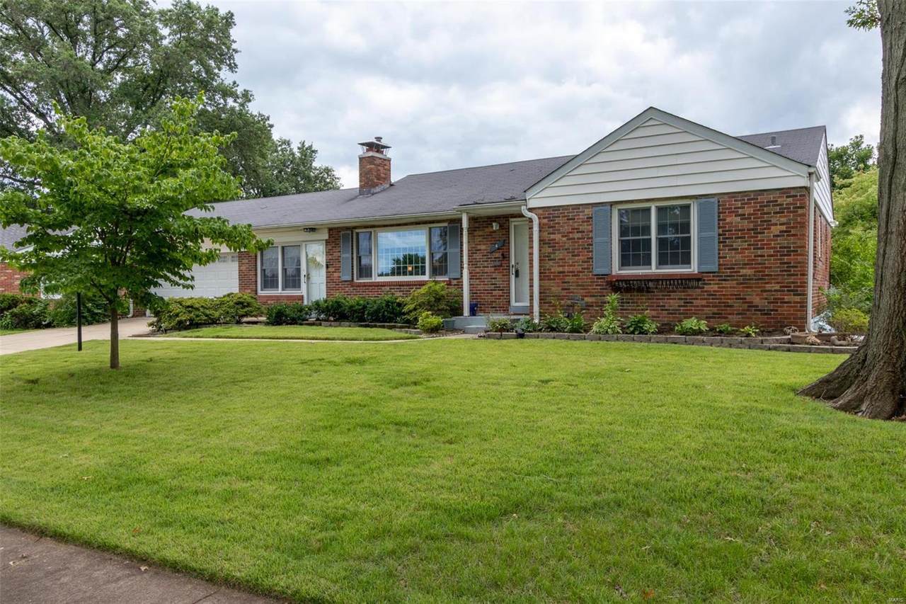 4 Valley Drive - Photo 1