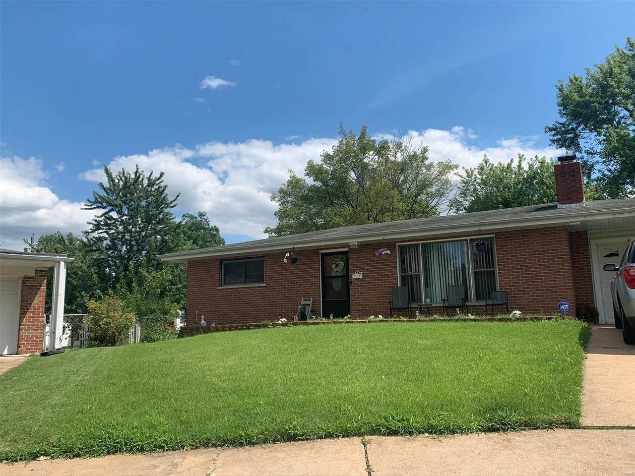 1154 Poelker - Photo 1