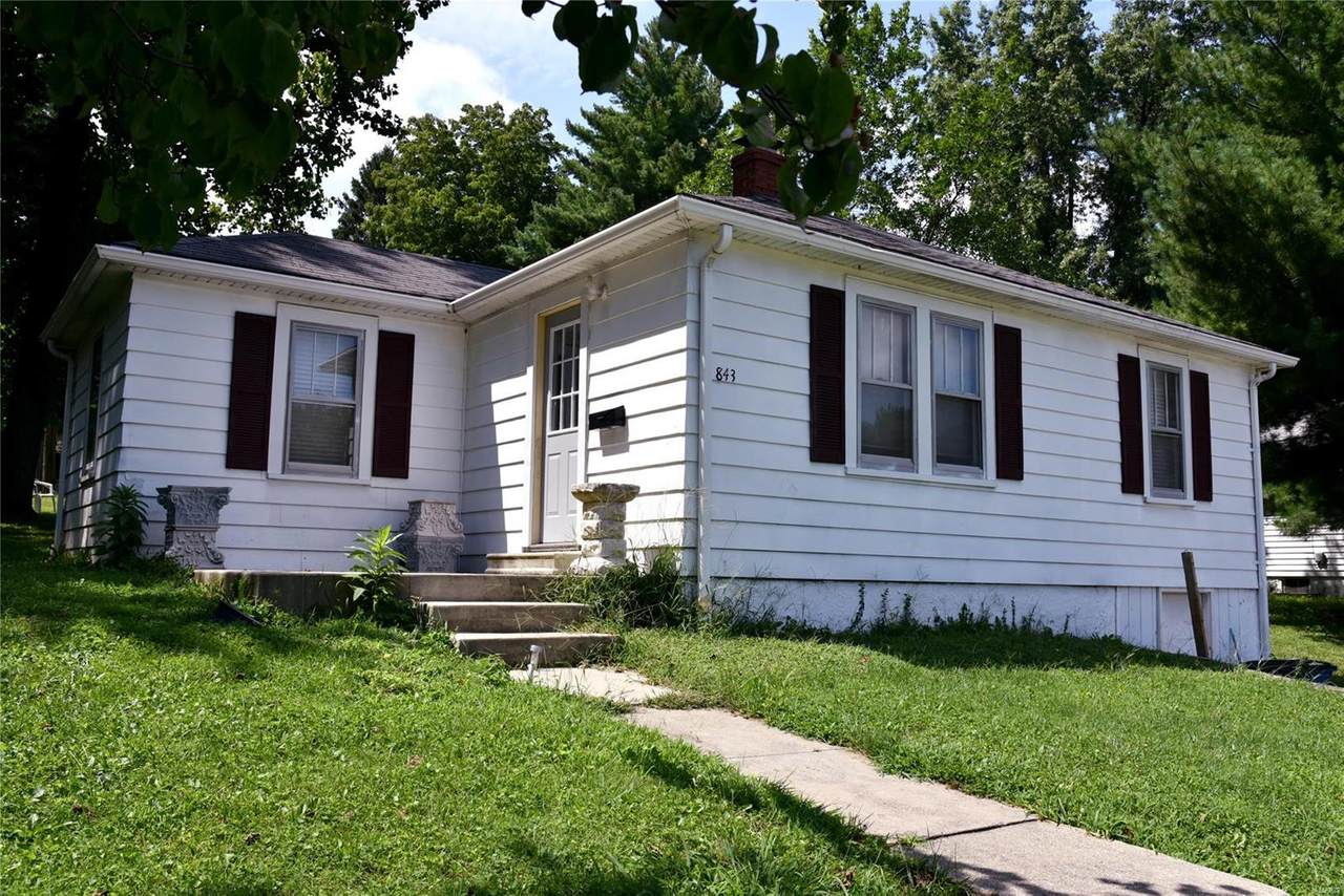 843 Wyatt - Photo 1