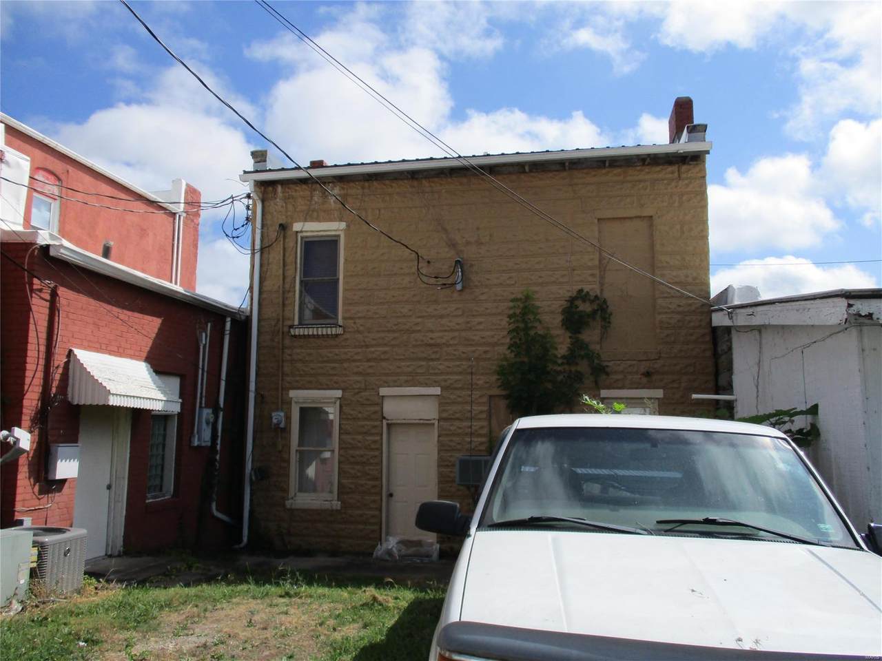 110 Smith - Photo 1
