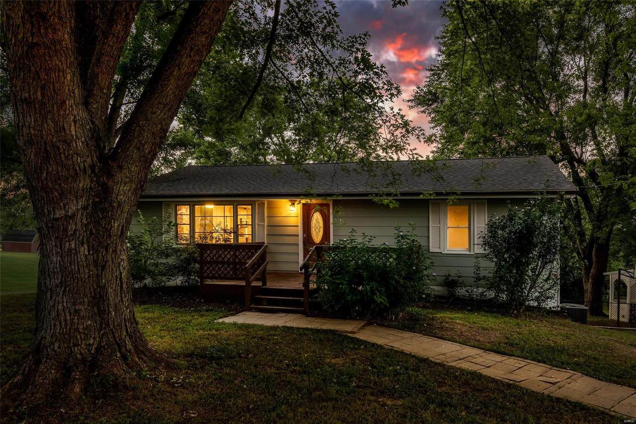 112 Hillcrest - Photo 1
