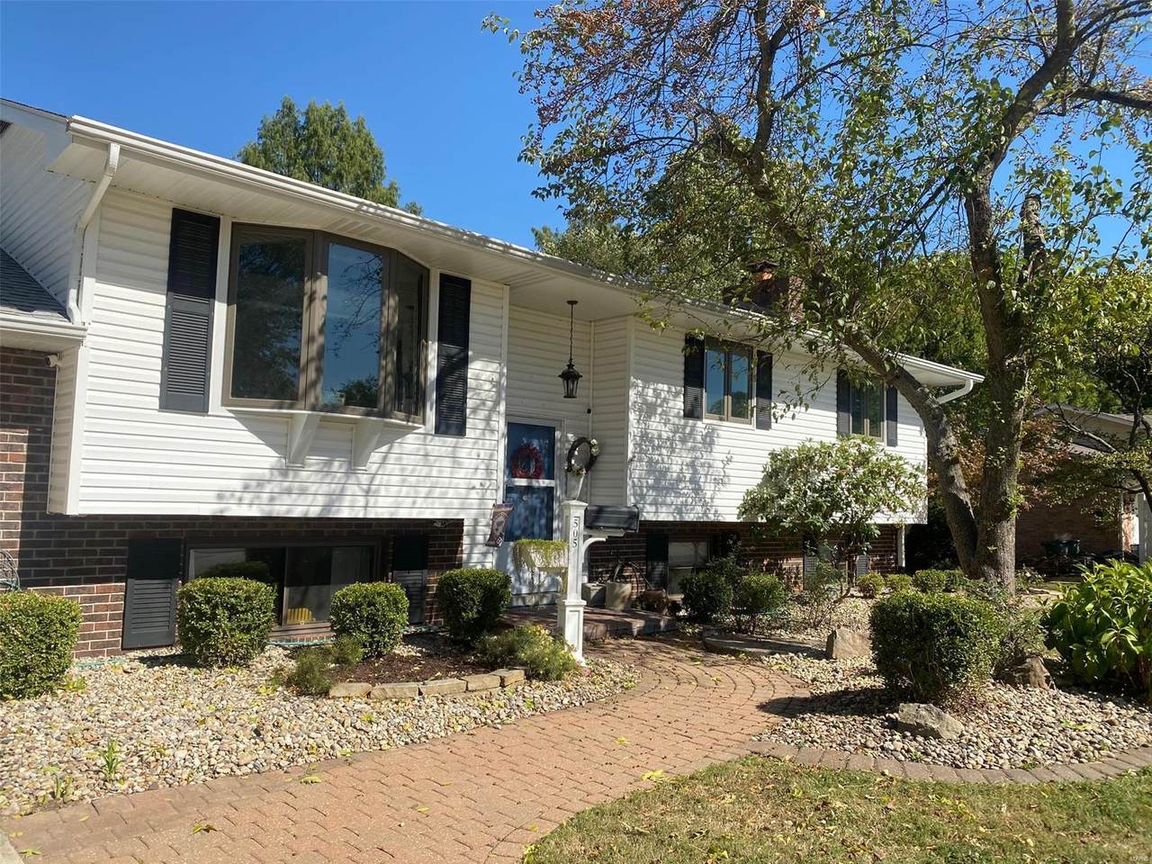 505 Rebecca Dr - Photo 1