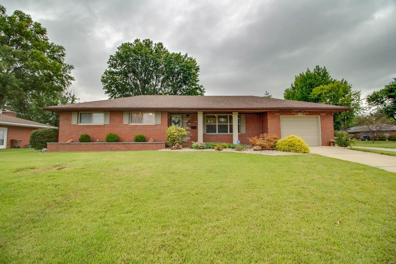 2216 Chantel Drive - Photo 1