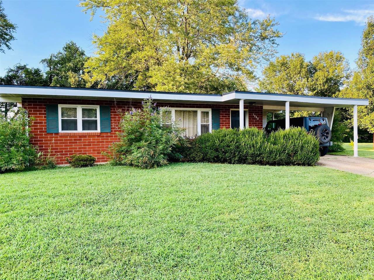 1065 Louisiana - Photo 1