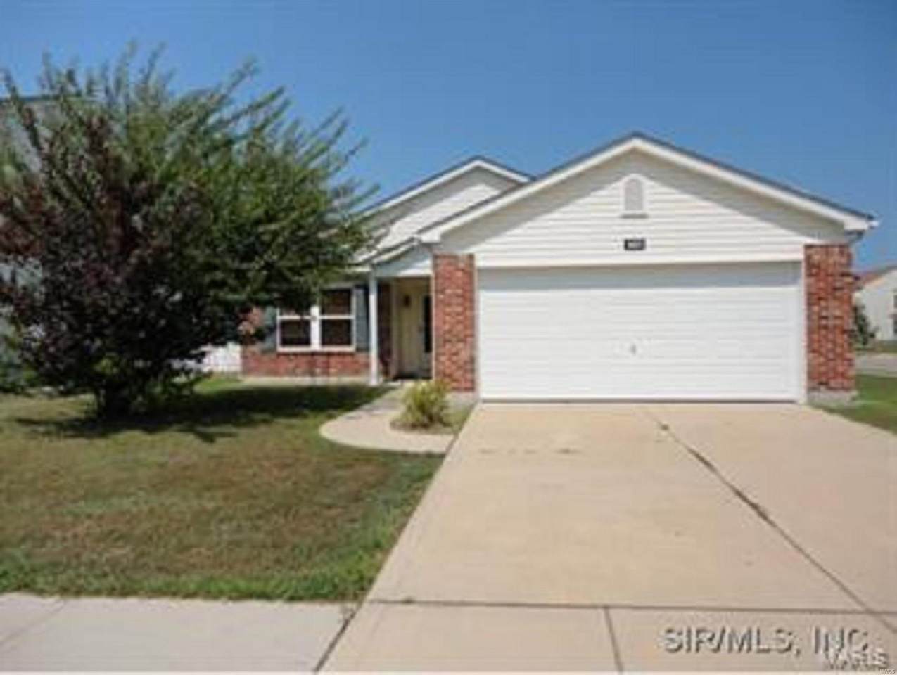 1401 Royal Forest Drive - Photo 1