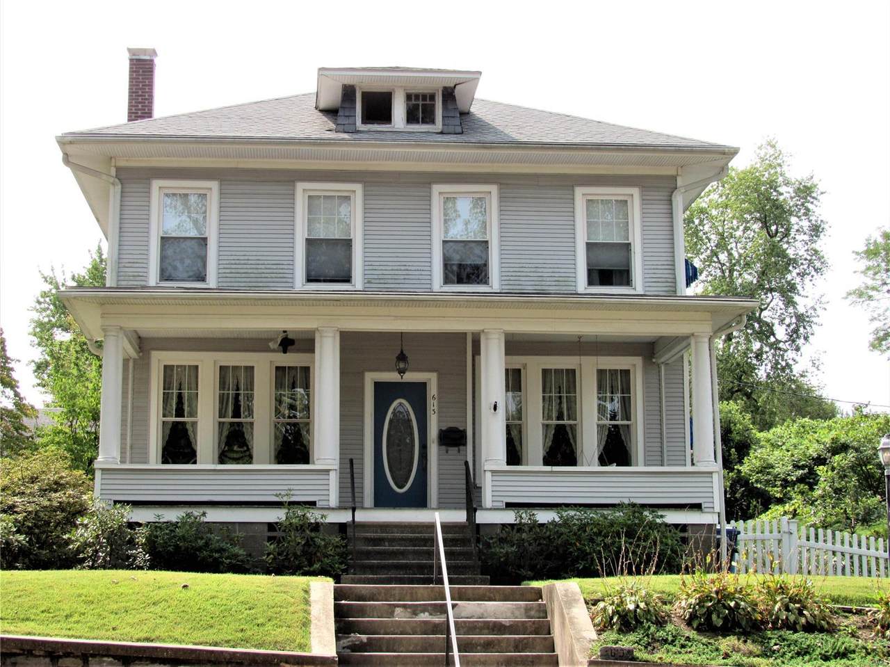 613 16th - Photo 1