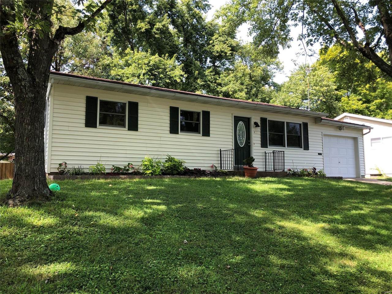 805 Elm Street - Photo 1