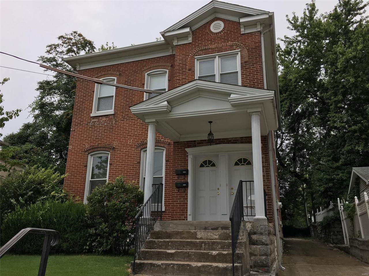 824 Henry Street - Photo 1