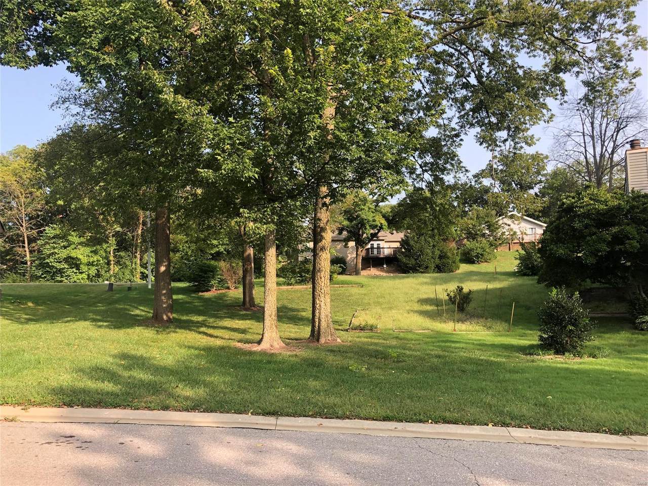 607 Lakewood Drive - Photo 1