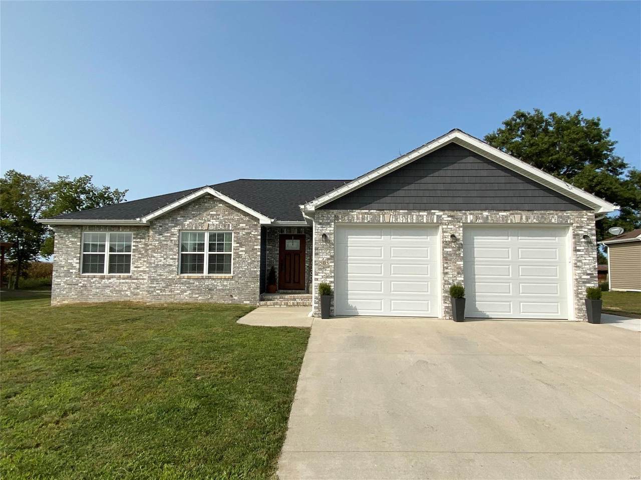 505 Old Carlyle Road - Photo 1