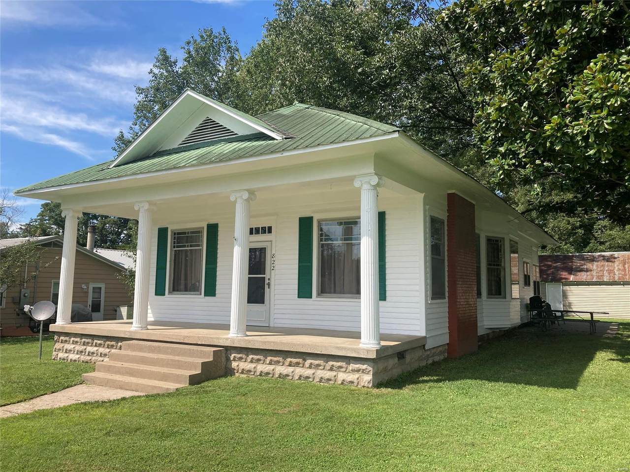 822 Pine Street - Photo 1