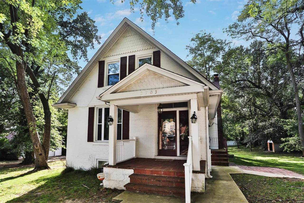 2703 Summit Avenue - Photo 1