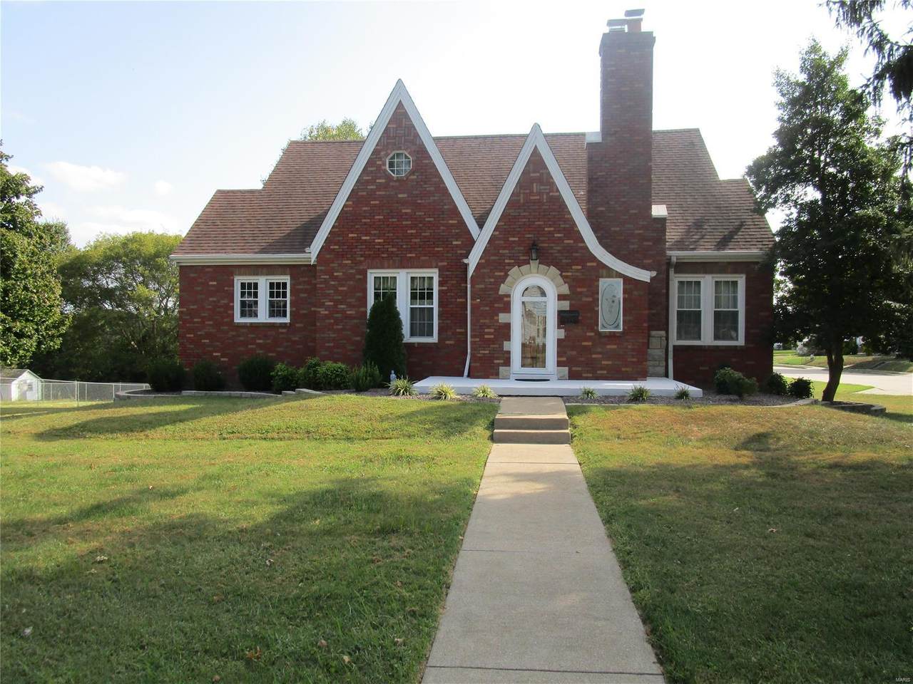 437 Edgemont Boulevard - Photo 1